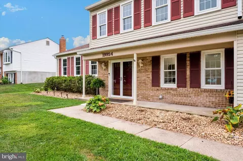 Exterior - 19924 Westerly Ave, Poolesville, MD 20837 photo 2 of 19