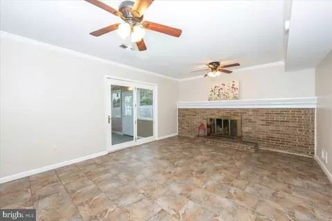 Living - 19924 Westerly Ave, Poolesville, MD 20837 photo 6 of 9