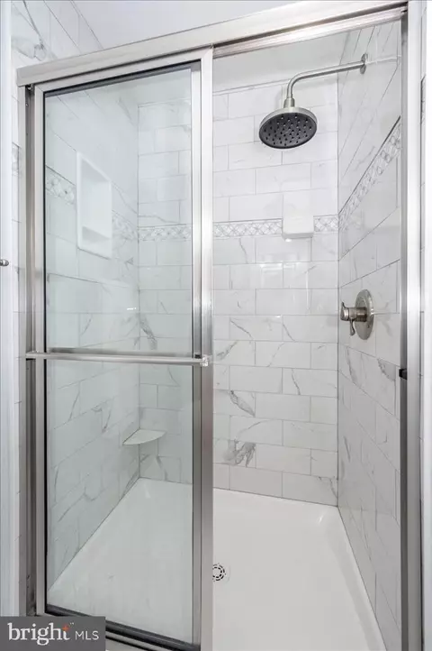 Bath - 19924 Westerly Ave, Poolesville, MD 20837 photo 2 of 4