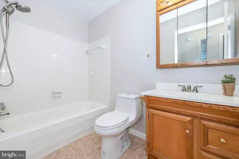 Bath - 19924 Westerly Ave, Poolesville, MD 20837 photo 3 of 4