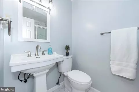 Bath - 19924 Westerly Ave, Poolesville, MD 20837 photo 1 of 4