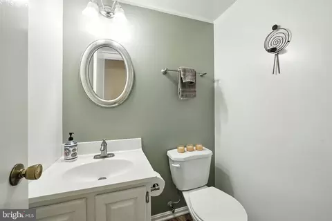 Bath - 123 Snowy Owl Dr, Silver Spring, MD 20901 photo 1 of 3