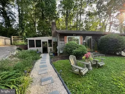 12325 Dancrest Dr, Clarksburg, MD 20871