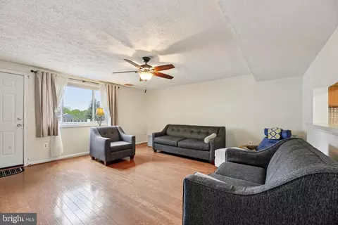 10170 Shelldrake Cir, Damascus, MD 20872 photo 4