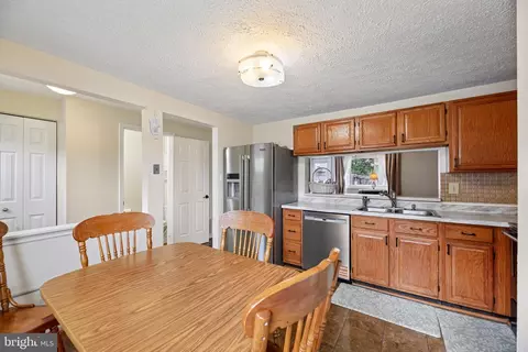10170 Shelldrake Cir, Damascus, MD 20872 photo 8