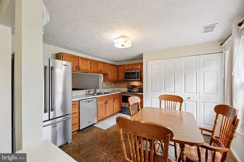 10170 Shelldrake Cir, Damascus, MD 20872 photo 5