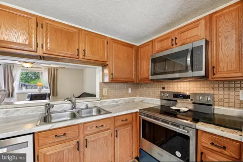 10170 Shelldrake Cir, Damascus, MD 20872 photo 10
