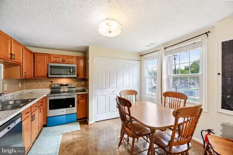 10170 Shelldrake Cir, Damascus, MD 20872 photo 6