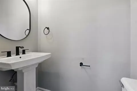 Bath - 12005 Crimson Ln #221, Silver Spring, MD 20904 photo 1 of 3