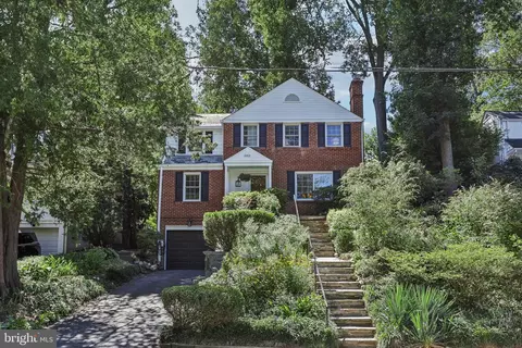 6012 Welborn Dr, Bethesda, MD 20816