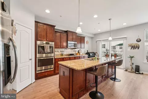 111 Tanglewood Manor Dr, Silver Spring, MD 20904 photo 2