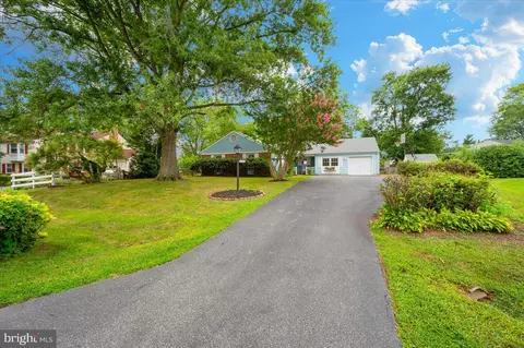 17305 Fletchall Rd, Poolesville, MD 20837 photo 4