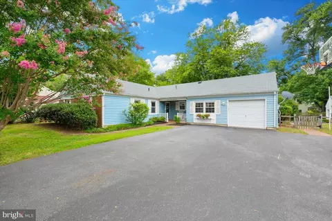 17305 Fletchall Rd, Poolesville, MD 20837 photo 3