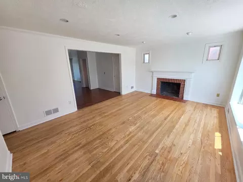 Living - 12502 Dalewood Dr, Silver Spring, MD 20906 photo 2 of 3