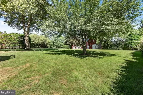 Exterior - 8819 Damascus Rd, Damascus, MD 20872 photo 4 of 13