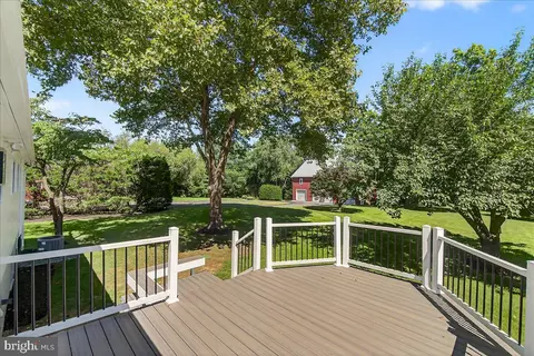 Exterior - 8819 Damascus Rd, Damascus, MD 20872 photo 6 of 13