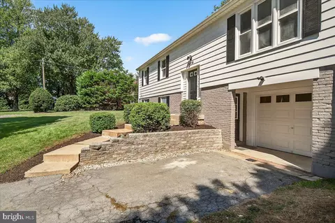 Exterior - 8819 Damascus Rd, Damascus, MD 20872 photo 8 of 13