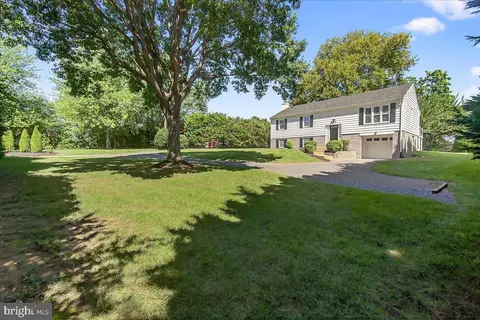 Exterior - 8819 Damascus Rd, Damascus, MD 20872 photo 3 of 13