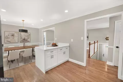 Entry Way - 8819 Damascus Rd, Damascus, MD 20872 photo 3 of 7