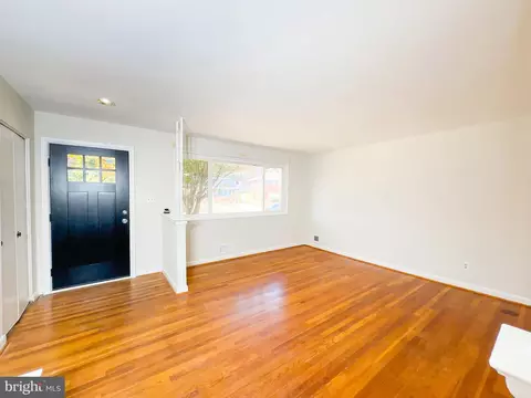 10309 Conover Dr, Silver Spring, MD 20902 photo 4