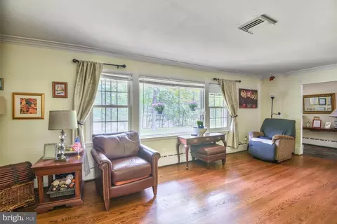 Living - 1701 Maydale Dr, Silver Spring, MD 20905 photo 1 of 1