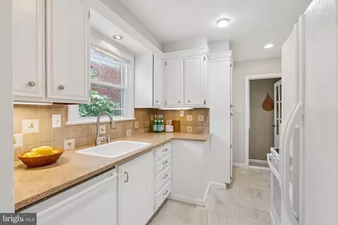 Kitchen - 207 Whitmoor Ter, Silver Spring, MD 20901 photo 1 of 2