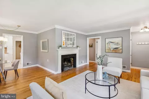 Living - 207 Whitmoor Ter, Silver Spring, MD 20901 photo 3 of 4
