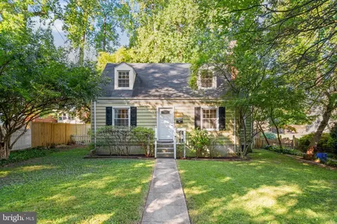 10402 Drumm Ave, Kensington, MD 20895
