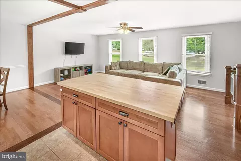 Kitchen - 19808 Westerly Ave, Poolesville, MD 20837 photo 4 of 5