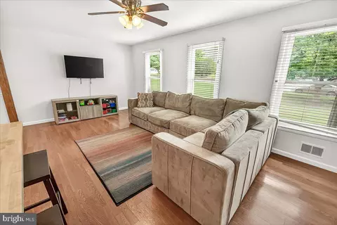 Living - 19808 Westerly Ave, Poolesville, MD 20837 photo 1 of 4