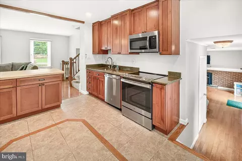 Kitchen - 19808 Westerly Ave, Poolesville, MD 20837 photo 3 of 5