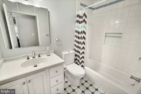 Bath - 19808 Westerly Ave, Poolesville, MD 20837 photo 3 of 3