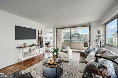 5500 Friendship Blvd #2023N, Chevy Chase, MD 20815