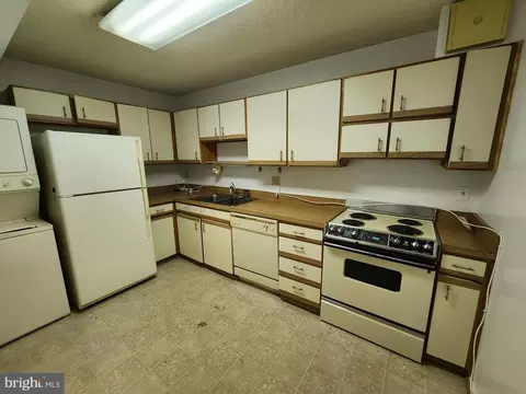 Kitchen - 15101 Interlachen Dr #1-301, Silver Spring, MD 20906 photo 1 of 1