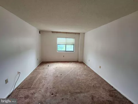 Living - 15101 Interlachen Dr #1-301, Silver Spring, MD 20906 photo 5 of 5