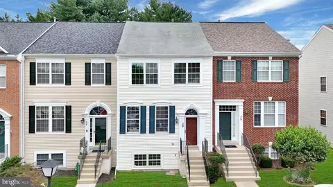 28 Castle Garden Ct, Olney, MD 20832
