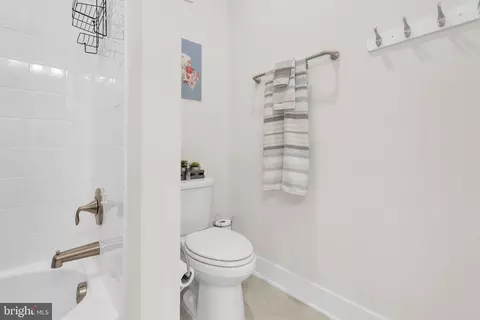 Bath - 9524 Fields Rd, Gaithersburg, MD 20878 photo 5 of 6