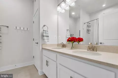 Bath - 9524 Fields Rd, Gaithersburg, MD 20878 photo 4 of 6