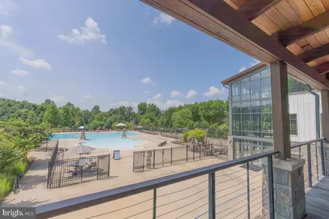 Exterior - 9524 Fields Rd, Gaithersburg, MD 20878 photo 9 of 9