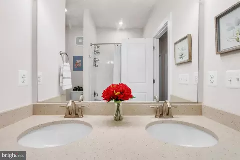 Bath - 9524 Fields Rd, Gaithersburg, MD 20878 photo 6 of 6