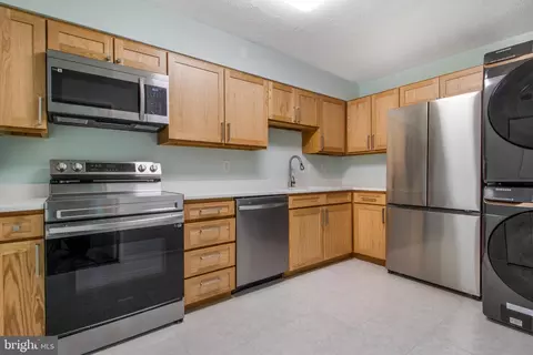 15115 Interlachen Dr #3-1020, Silver Spring, MD 20906