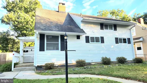 5714 Crawford Dr, Rockville, MD 20851