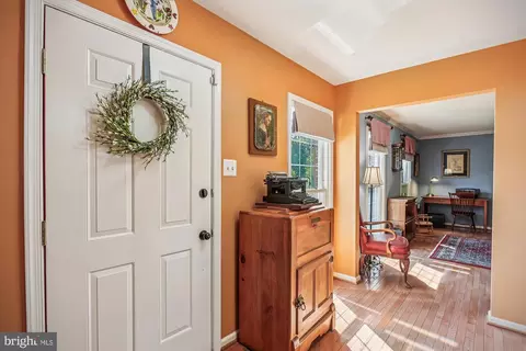 Entry Way - 1856 Middlebridge Dr, Silver Spring, MD 20906 photo 2 of 7