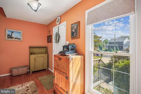 Entry Way - 1856 Middlebridge Dr, Silver Spring, MD 20906 photo 3 of 7