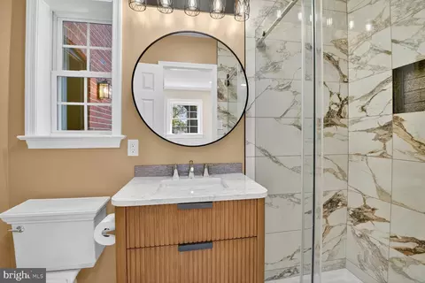 Bath - 302 Penwood Rd, Silver Spring, MD 20901 photo 1 of 3
