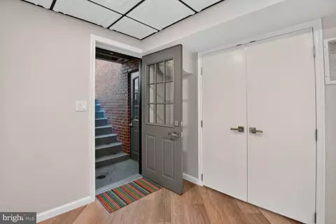 Entry Way - 302 Penwood Rd, Silver Spring, MD 20901 photo 4 of 4