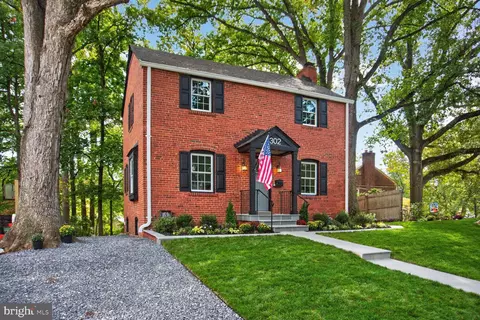 Exterior - 302 Penwood Rd, Silver Spring, MD 20901 photo 4 of 12