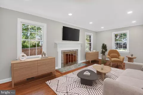 Living - 302 Penwood Rd, Silver Spring, MD 20901 photo 3 of 3