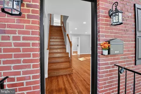 Entry Way - 302 Penwood Rd, Silver Spring, MD 20901 photo 1 of 4