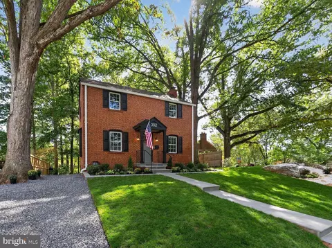 Exterior - 302 Penwood Rd, Silver Spring, MD 20901 photo 3 of 12